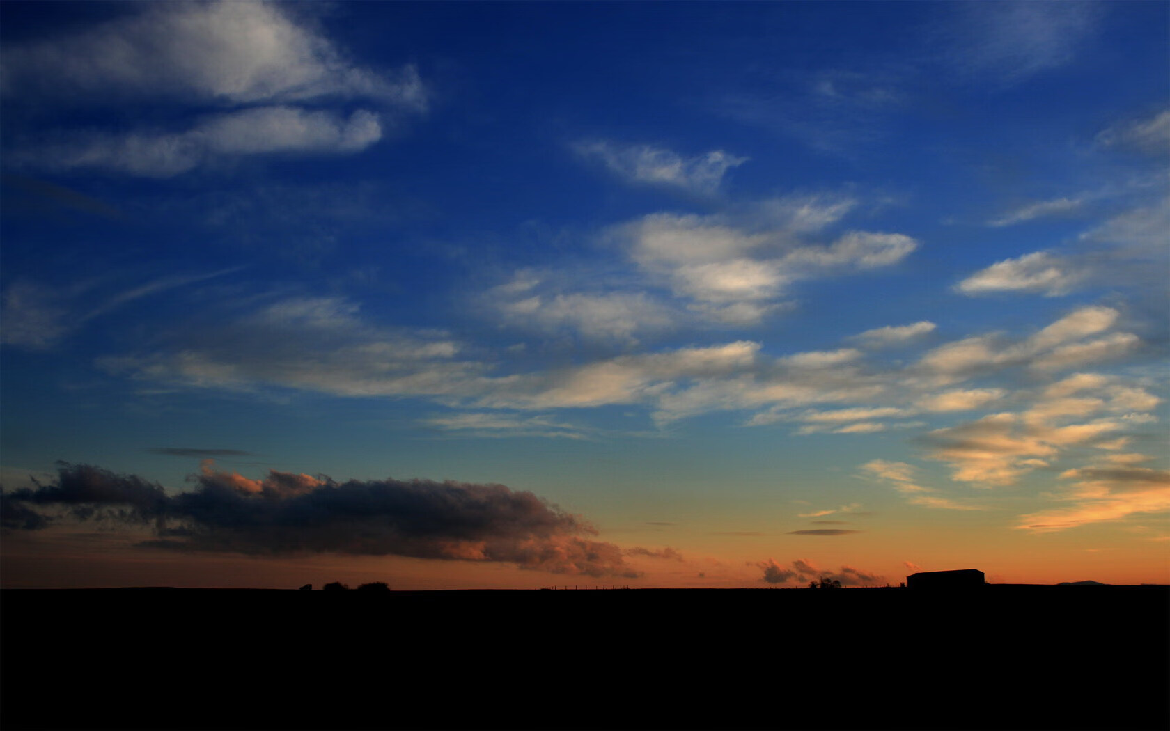 湖人首次在主场开设“怀旧专区”,播放经典比赛回放,湖人主场see you again