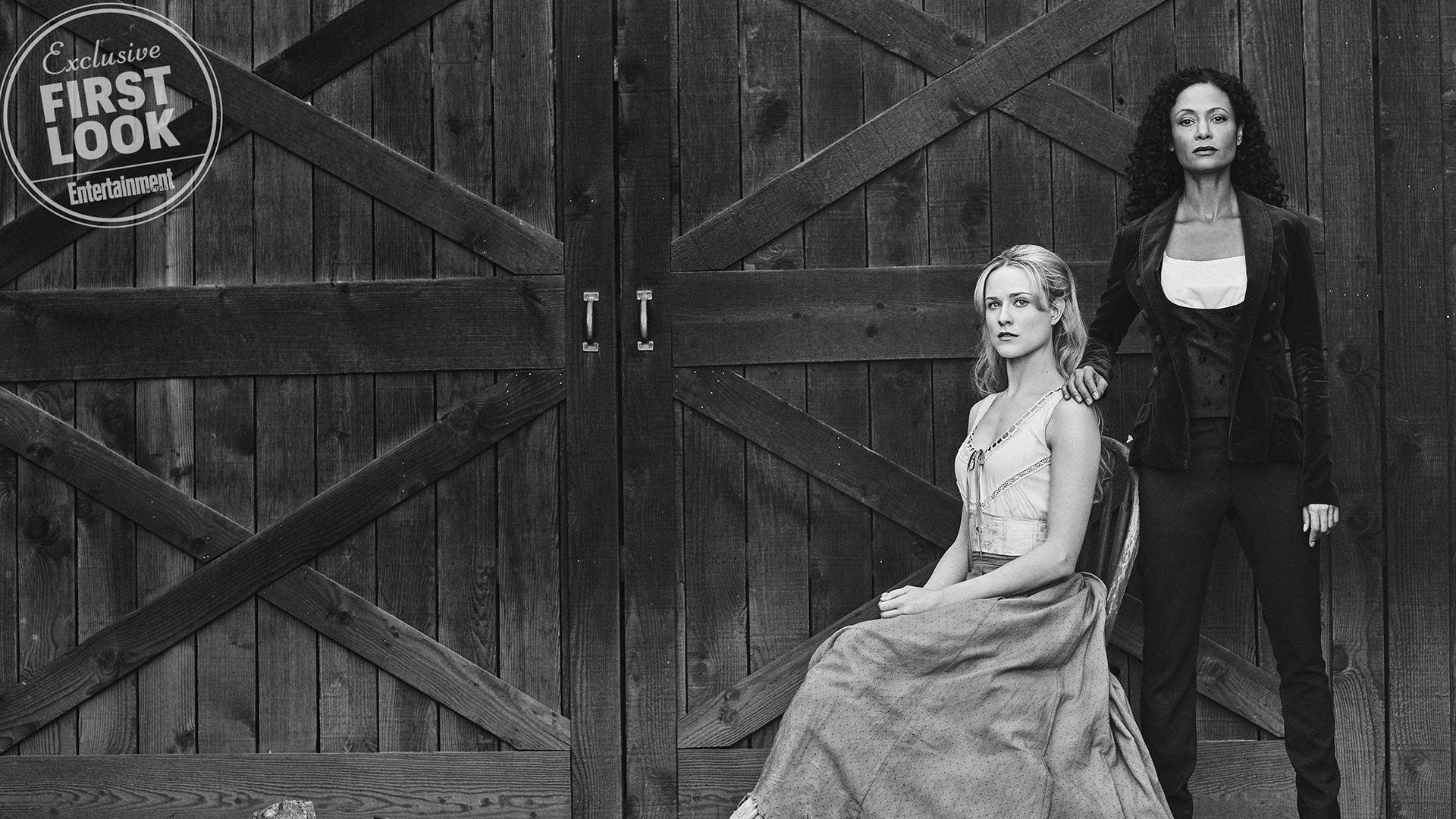 “东安湖体育公园：水上龙舟竞速，选手决战激流”