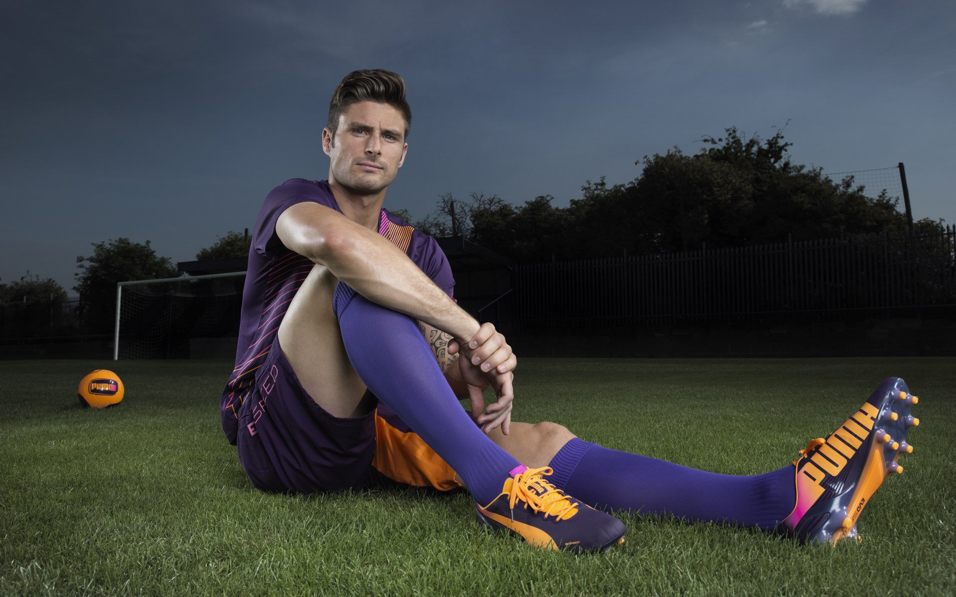 中卫持球推进能力是否成为球探评估关键,中卫球员