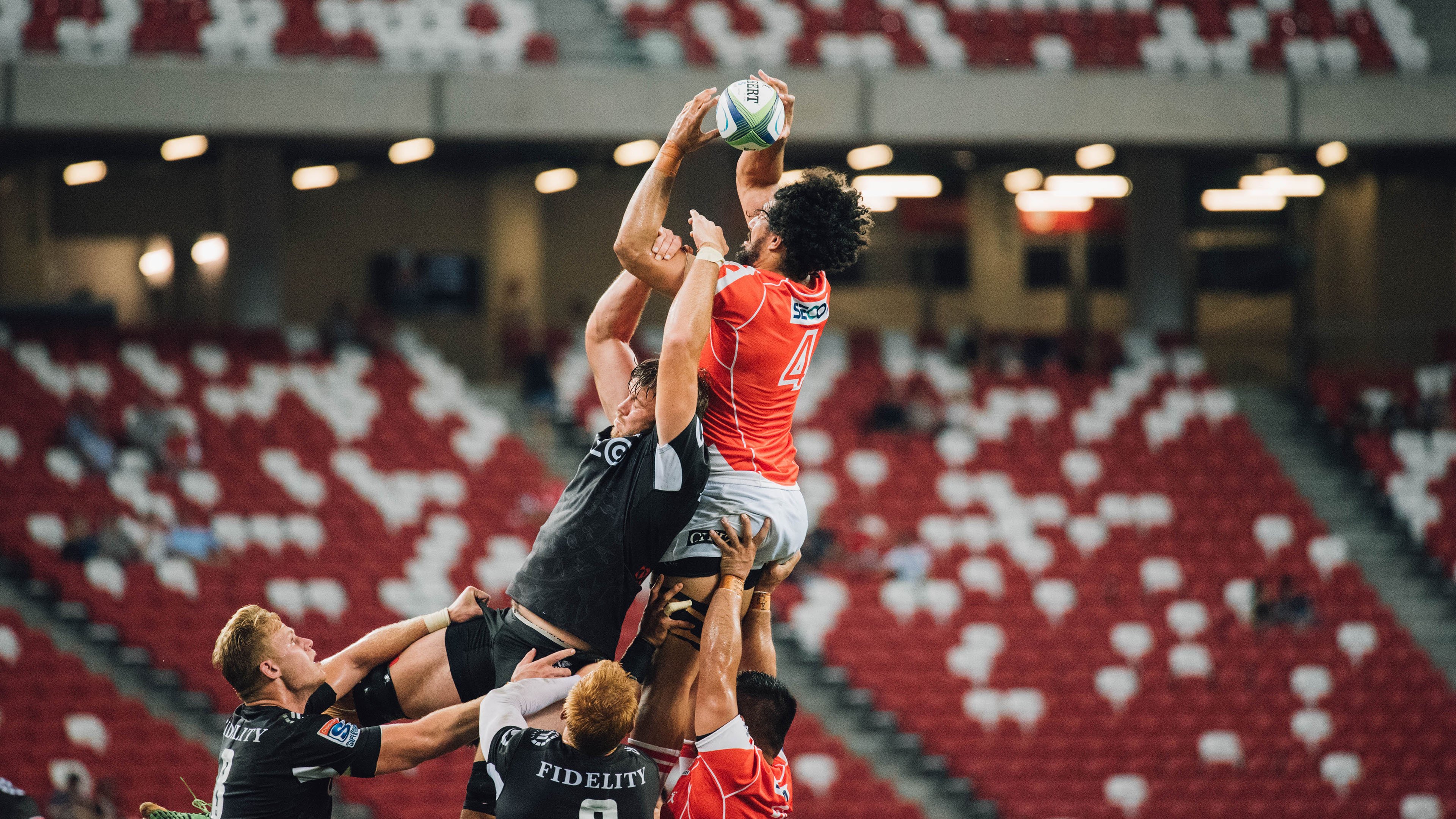 “高新区全民健身馆：短柄墙球比赛充满变数，选手智勇双全，惊艳全场”